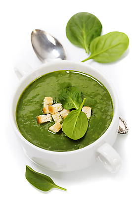 포토 JPG 해외이미지 그릇 실내 근접촬영 사람없음 숟가락 수프 흰배경 시금치 야채수프 크루통 해외202004 해외포토 식기 빵 뷰포인트 백그라운드 채소 수저 내부 흰색 파일형식