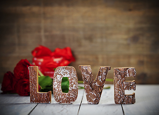 포토 JPG 해외이미지 영어 실내 발렌타인데이 사랑 타이포그라피 사람없음 단어 장미 오브젝트 해외202004 해외포토 문자 꽃 감정 데이이벤트 내부 파일형식