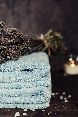 포토 JPG 해외이미지 꽃 꽃다발 사람없음 위생용품 스파용품 아로마테라피 라벤더 해외202004 해외포토 식물 생활용품 스파 허브 오브젝트 테라피 파일형식