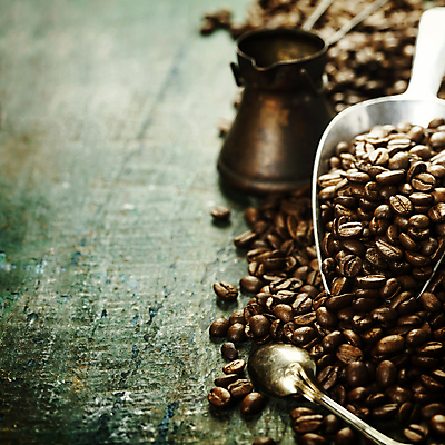 포토 JPG 해외이미지 커피 실내 근접촬영 사람없음 숟가락 원두 커피포트 터키문화 스쿱 카피스페이스 해외202004 튀르키예 해외포토 동양문화 아시아 음료 뷰포인트 외국문화 주전자 수저 내부 공백 파일형식