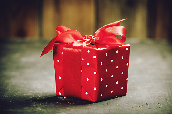 포토 JPG 해외이미지 리본 실내 발렌타인데이 사랑 사람없음 선물상자 오브젝트 나무바닥 해외202004 해외포토 감정 데이이벤트 바닥 선물 내부 상자 파일형식