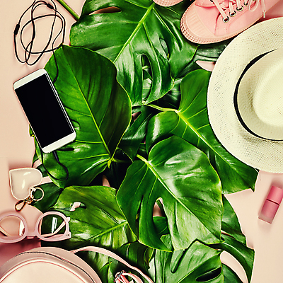 포토 JPG 해외이미지 안경 이어폰 실내 사람없음 스마트폰 하이앵글 유행 열대잎 틴트 파스텔톤 분홍색배경 해외202004 해외포토 잡화 뷰포인트 분홍색 컬러 음향기기 백그라운드 잎 내부 핸드폰 스마트기기 화장품 파일형식