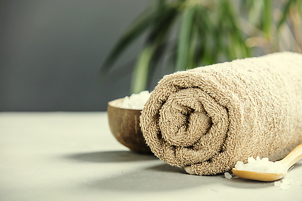 포토 JPG 해외이미지 사람없음 수건 위생용품 스파용품 아로마테라피 입욕소금 해외202004 해외포토 생활용품 스파 미용용품 오브젝트 소금 테라피 파일형식