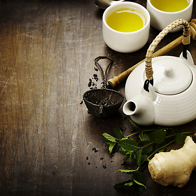 포토 JPG 해외이미지 잎 실내 사람없음 도자기 차 찻잔 찻주전자 생강 찻잎 갈색배경 해외202004 해외포토 식물 음료 백그라운드 채소 주전자 잔 내부 차_음료 갈색 파일형식