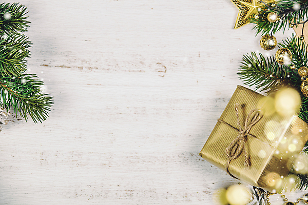 포토 JPG 해외이미지 별 잎 크리스마스장식 크리스마스 크리스마스용품 실내 사람없음 선물상자 흰배경 보케 카피스페이스 크리스마스배경 해외202004 해외포토 자연요소 식물 기념일 백그라운드 선물 내부 상자 공백 흰색 용품 파일형식