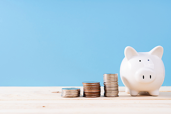 포토 JPG 해외이미지 사람없음 금융 저축 돼지저금통 절약 파란배경 동전탑 해외포토 백그라운드 컨셉 경제 파란색 쌓기 동전 저금통 파일형식