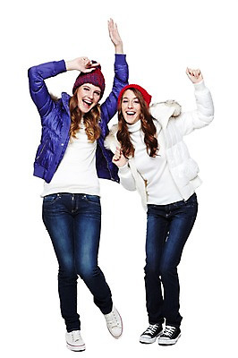 포토 JPG 스튜디오촬영 전신 서양인 외국인 백인 모델 해외기획촬영 모자 우먼라이프 라이프스타일 긴머리 여자 2011년태국 패션 포즈 겨울 모션 털모자 실내 서기 미소 웃음 누끼 사람 손짓 20대 성인 두명 라이프 앞모습 친구 손들기 점퍼 오브젝트 웨이브 손인사 털점퍼 여자만 성인여자만 청년만 청년여자만 성인만 국내포토 모자_잡화 헤어스타일 잡화 계절 뷰포인트 관계 표정 인종 청년 내부 생활 외투 인사 파일형식