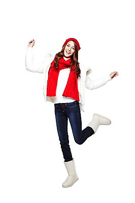 포토 JPG 스튜디오촬영 전신 서양인 외국인 백인 모델 해외기획촬영 모자 우먼라이프 라이프스타일 긴머리 여자 2011년태국 패션 포즈 겨울 모션 털모자 부츠 실내 한명 서기 미소 웃음 누끼 사람 20대 성인 라이프 앞모습 달리기 손들기 점프 목도리 점퍼 즐거움 오브젝트 웨이브 어그부츠 다리들기 털점퍼 여자만 여자한명만 성인여자만 청년만 청년여자만 성인한명만 청년여자한명만 성인여자한명만 성인만 국내포토 모자_잡화 1 헤어스타일 잡화 계절 감정 뷰포인트 신발 표정 인종 청년 내부 생활 외투 파일형식