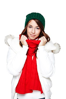 포토 JPG 스튜디오촬영 서양인 외국인 백인 모델 해외기획촬영 모자 우먼라이프 라이프스타일 긴머리 여자 2011년태국 패션 포즈 겨울 모션 털모자 실내 한명 서기 미소 웃음 누끼 사람 상반신 20대 성인 라이프 앞모습 목도리 점퍼 잡기 오브젝트 웨이브 털점퍼 여자만 여자한명만 성인여자만 청년만 청년여자만 성인한명만 청년여자한명만 성인여자한명만 성인만 국내포토 모자_잡화 1 헤어스타일 잡화 계절 뷰포인트 표정 인종 청년 내부 생활 외투 파일형식