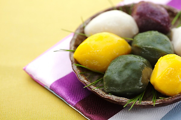 포토 JPG 스튜디오촬영 접시 명절 한식 음식 디저트 떡 한국 실내 사람없음 추석 전통음식 천 송편 명절음식 헝겊 국내포토 전통 식기 기념일 아시아 내부 직물 파일형식 천_직물