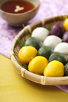 포토 JPG 스튜디오촬영 명절 음료 한식 음식 디저트 떡 한국 실내 사람없음 추석 전통음식 전통차 송편 솔잎 명절음식 수정과 국내포토 전통 기념일 아시아 잎 내부 차_음료 파일형식