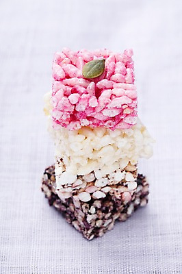 포토 JPG 스튜디오촬영 명절 한식 음식 디저트 한국 실내 사람없음 과자 전통음식 천 한과 헝겊 강정 전통다과 국내포토 전통 기념일 아시아 내부 직물 다과 파일형식 천_직물