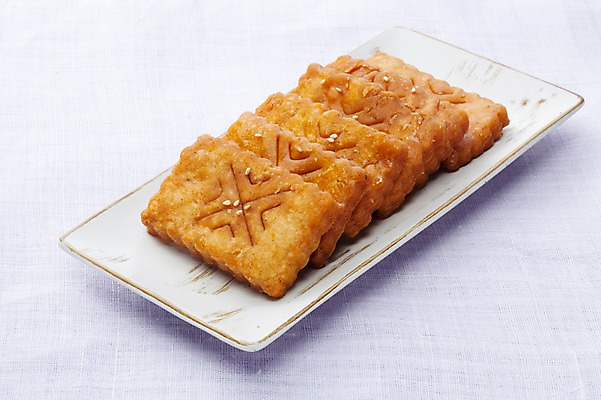 포토 JPG 스튜디오촬영 접시 명절 한식 음식 디저트 한국 실내 사람없음 과자 전통음식 한과 약과 전통다과 국내포토 전통 식기 기념일 아시아 내부 다과 파일형식