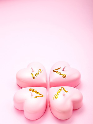 포토 JPG 스튜디오촬영 분홍색 초 촛불 실내 사랑 이벤트 사람없음 장식 빛 인테리어 하트 오브젝트 국내포토 모양 디자인 감정 컬러 내부 파일형식