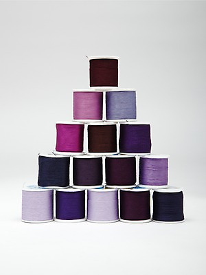 포토 JPG 스튜디오촬영 컬러 실내 사람없음 컬러풀 쌓기 탑 보라색 다양 실 바느질도구 바느질 오브젝트 퀼팅실 국내포토 건축물 다수 모션 내부 파일형식