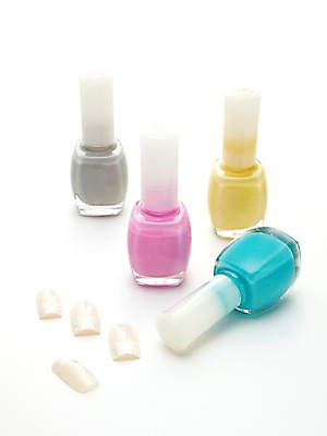 포토 JPG 스튜디오촬영 실내 누끼 사람없음 네일아트 손톱 오브젝트 매니큐어 네일샵 네일아트모형 네일용품 국내포토 손 내부 뷰티 모형 상점 화장품 미용용품 파일형식