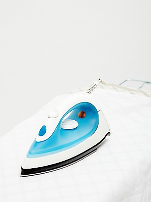 포토 JPG 스튜디오촬영 옷 실내 사람없음 수리 빨래 오브젝트 다리미 다림질 다리미판 다림판 세탁소 국내포토 가사 내부 가전제품 파일형식