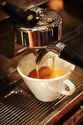 포토 JPG 커피 음료 실내 사람없음 컵 카페 커피메이커 에스프레소 에스프레소머신 추출 국내포토 식기 내부 상점 커피용품 파일형식