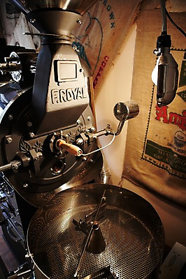 포토 JPG 실내 사람없음 기계 카페 로스팅 로스팅기계 마대 마대자루 국내포토 내부 상점 자루 파일형식