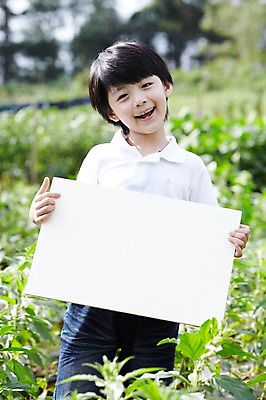 포토 JPG 주간 학생 라이프스타일 배너 어린이교육 교육 남자 어린이라이프 초등학생 어린이 포즈 밭 모션 안내 사각프레임 광고판 알림판 한명 서기 미소 웃음 들기 사람 동양인 소년 야외 라이프 앞모습 10대 농장 흙 한국인 농촌 시골 체험학습 체험 알림 공지사항 농장체험 남자만 남자한명만 십대만 십대남자만 십대남자한명만 소식_알림 국내포토 자연요소 1 뷰포인트 컨셉 농업 청소년 프레임 표정 인종 생활 사각형 판 파일형식