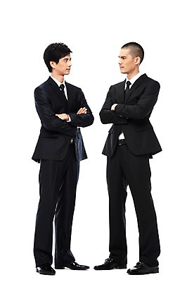 포토 JPG 스튜디오촬영 전신 외국인 해외기획촬영 2011년태국 남자 포즈 비즈니스 모션 함께함 실내 서기 누끼 사람 동양인 정장 20대 성인 두명 마주보기 팔짱 경쟁 도움 직장인 비즈니스맨 목표 계획 동료 남자만 성인남자만 청년만 청년남자만 성인만 국내포토 직업 옷 컨셉 관계 인종 청년 내부 파일형식