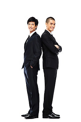 포토 JPG 스튜디오촬영 전신 외국인 해외기획촬영 2011년태국 남자 포즈 비즈니스 모션 협력 함께함 실내 서기 미소 웃음 누끼 사람 동양인 정장 20대 성인 두명 옆모습 팔짱 기댐 경쟁 등맞대기 도움 비즈니스맨 목표 계획 남자만 성인남자만 청년만 청년남자만 성인만 국내포토 옷 뷰포인트 컨셉 표정 인종 청년 내부 직장인 파일형식
