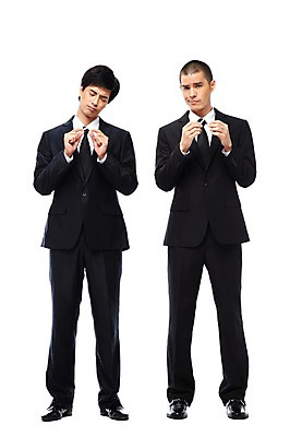 포토 JPG 스튜디오촬영 전신 외국인 해외기획촬영 2011년태국 남자 캠페인 포즈 비즈니스 모션 안내 담배 실내 서기 누끼 사람 동양인 정장 20대 성인 두명 앞모습 손상 비즈니스맨 맹세 결심 금연 남자만 성인남자만 청년만 청년남자만 성인만 국내포토 옷 뷰포인트 컨셉 인종 청년 내부 직장인 사회이슈 파일형식