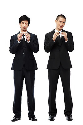 포토 JPG 스튜디오촬영 전신 외국인 해외기획촬영 2011년태국 남자 캠페인 포즈 비즈니스 모션 안내 담배 실내 서기 누끼 사람 동양인 정장 20대 성인 두명 앞모습 손상 비즈니스맨 맹세 결심 금연 남자만 성인남자만 청년만 청년남자만 성인만 국내포토 옷 뷰포인트 컨셉 인종 청년 내부 직장인 사회이슈 파일형식