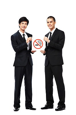 포토 JPG 스튜디오촬영 전신 외국인 해외기획촬영 2011년태국 남자 캠페인 비즈니스 안내 알림판 실내 경고 서기 미소 웃음 들기 누끼 사람 동양인 정장 20대 성인 두명 앞모습 금지 표지판 비즈니스맨 맹세 결심 알림 금연 남자만 성인남자만 청년만 청년남자만 성인만 국내포토 옷 뷰포인트 컨셉 모션 표정 인종 청년 내부 직장인 사회이슈 파일형식