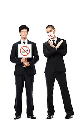 포토 JPG 스튜디오촬영 전신 외국인 해외기획촬영 2011년태국 남자 캠페인 비즈니스 안내 알림판 실내 경고 마스크 서기 미소 웃음 들기 누끼 사람 동양인 정장 손짓 20대 성인 두명 앞모습 금지 표지판 비즈니스맨 X 맹세 결심 알림 금연 남자만 성인남자만 청년만 청년남자만 성인만 국내포토 알파벳 옷 뷰포인트 컨셉 모션 표정 인종 청년 내부 직장인 사회이슈 파일형식