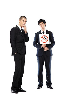 포토 JPG 스튜디오촬영 전신 외국인 해외기획촬영 응시 2011년태국 남자 캠페인 비즈니스 안내 흡연 담배 알림판 실내 경고 서기 들기 누끼 사람 동양인 정장 20대 성인 두명 금지 표지판 비즈니스맨 맹세 결심 알림 금연 남자만 성인남자만 청년만 청년남자만 성인만 국내포토 시선 옷 컨셉 모션 인종 청년 내부 직장인 사회이슈 파일형식