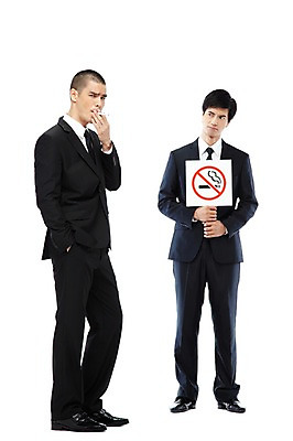 포토 JPG 스튜디오촬영 전신 외국인 해외기획촬영 응시 2011년태국 남자 캠페인 비즈니스 안내 흡연 담배 알림판 실내 경고 서기 들기 누끼 사람 동양인 정장 20대 성인 두명 금지 표지판 비즈니스맨 맹세 결심 알림 금연 남자만 성인남자만 청년만 청년남자만 성인만 국내포토 시선 옷 컨셉 모션 인종 청년 내부 직장인 사회이슈 파일형식