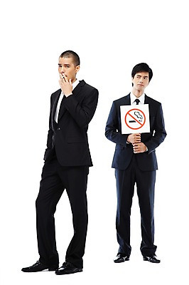 포토 JPG 스튜디오촬영 전신 외국인 해외기획촬영 응시 2011년태국 남자 캠페인 비즈니스 안내 흡연 담배 알림판 실내 경고 서기 들기 누끼 사람 동양인 정장 20대 성인 두명 금지 표지판 비즈니스맨 맹세 결심 알림 금연 남자만 성인남자만 청년만 청년남자만 성인만 국내포토 시선 옷 컨셉 모션 인종 청년 내부 직장인 사회이슈 파일형식