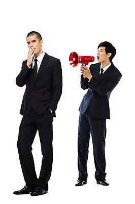 포토 JPG 스튜디오촬영 전신 외국인 해외기획촬영 응시 2011년태국 남자 비즈니스 흡연 담배 실내 경고 서기 들기 누끼 사람 동양인 정장 20대 성인 두명 확성기 외침 금지 비즈니스맨 맹세 결심 금연 남자만 성인남자만 청년만 청년남자만 성인만 국내포토 시선 옷 캠페인 컨셉 모션 인종 청년 내부 소리 직장인 사회이슈 파일형식