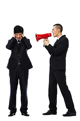 포토 JPG 스튜디오촬영 전신 외국인 해외기획촬영 2011년태국 남자 포즈 비즈니스 모션 실내 서기 누끼 사람 동양인 정장 손짓 20대 성인 두명 비즈니스라이프 확성기 외침 표현 직장인 비즈니스맨 상사 꾸지람 귀막기 직원 부하 지적 남자만 성인남자만 청년만 청년남자만 성인만 국내포토 직업 라이프스타일 옷 인종 청년 내부 소리 체벌 파일형식