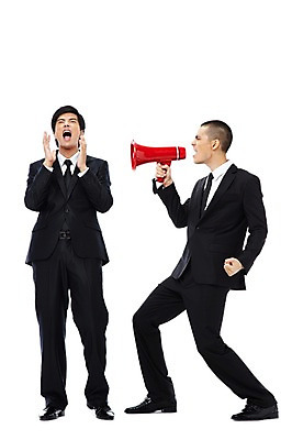 포토 JPG 스튜디오촬영 전신 외국인 해외기획촬영 2011년태국 남자 포즈 비즈니스 모션 실내 서기 누끼 사람 동양인 정장 손짓 20대 성인 두명 비즈니스라이프 확성기 외침 표현 직장인 비즈니스맨 상사 꾸지람 직원 부하 지적 남자만 성인남자만 청년만 청년남자만 성인만 국내포토 직업 라이프스타일 옷 인종 청년 내부 소리 체벌 파일형식