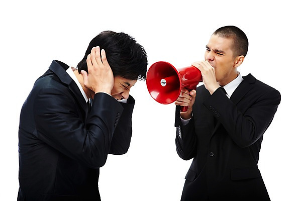 포토 JPG 스튜디오촬영 외국인 해외기획촬영 2011년태국 남자 포즈 비즈니스 모션 실내 서기 누끼 사람 동양인 정장 손짓 상반신 20대 성인 두명 비즈니스라이프 확성기 외침 표현 직장인 비즈니스맨 상사 꾸지람 귀막기 직원 부하 지적 남자만 성인남자만 청년만 청년남자만 성인만 국내포토 직업 라이프스타일 옷 인종 청년 내부 소리 체벌 파일형식