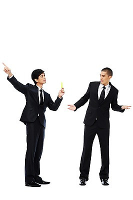 포토 JPG 스튜디오촬영 전신 외국인 해외기획촬영 2011년태국 남자 포즈 비즈니스 모션 실내 경고 서기 누끼 사람 동양인 정장 손짓 20대 성인 두명 비즈니스라이프 가리킴 직장인 비즈니스맨 상사 꾸지람 직원 부하 퇴장 지적 옐로우카드 남자만 성인남자만 청년만 청년남자만 성인만 국내포토 카드프레임 직업 라이프스타일 옷 프레임 인종 청년 내부 체벌 파일형식