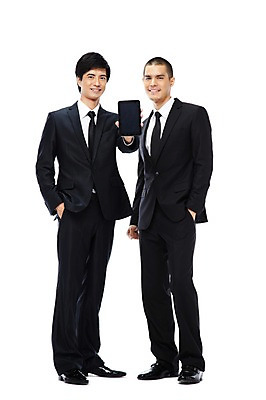 포토 JPG 스튜디오촬영 전신 외국인 해외기획촬영 2011년태국 남자 포즈 비즈니스 모션 협력 함께함 실내 서기 미소 웃음 들기 누끼 사람 동양인 정장 손짓 20대 성인 두명 비즈니스라이프 태블릿 경쟁 도움 직장인 비즈니스맨 목표 계획 동료 남자만 성인남자만 청년만 청년남자만 성인만 국내포토 직업 라이프스타일 옷 컨셉 관계 표정 인종 청년 내부 전자제품 스마트기기 파일형식