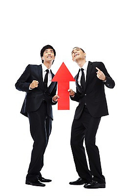 포토 JPG 스튜디오촬영 전신 외국인 해외기획촬영 응시 2011년태국 남자 화살표 포즈 비즈니스 성공 실내 표정 서기 웃음 누끼 사람 동양인 정장 손짓 20대 성인 두명 금융 기쁨 가리킴 표현 우승 비즈니스맨 주식 만족 상승 수익 남자만 성인남자만 청년만 청년남자만 성인만 국내포토 시선 옷 감정 컨셉 모션 인종 청년 내부 경제 최고 직장인 파일형식