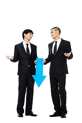 포토 JPG 스튜디오촬영 전신 외국인 해외기획촬영 2011년태국 남자 화살표 포즈 비즈니스 성공 실내 표정 서기 누끼 사람 동양인 정장 손짓 20대 성인 두명 금융 기쁨 슬픔 표현 비즈니스맨 실패 좌절 주식 하락 만족 적자 남자만 성인남자만 청년만 청년남자만 성인만 국내포토 옷 감정 컨셉 모션 인종 청년 내부 경제 직장인 파일형식