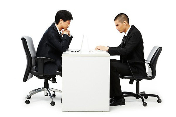 포토 JPG 스튜디오촬영 전신 외국인 해외기획촬영 직업 응시 2011년태국 남자 포즈 의자 비즈니스 모션 직장 함께함 실내 누끼 사람 앉기 동양인 정장 20대 성인 두명 옆모습 비즈니스라이프 노트북 컴퓨터 모임 타이핑 업무 직장인 비즈니스맨 작업실 계획 책상 동료 남자만 성인남자만 청년만 청년남자만 성인만 국내포토 라이프스타일 시선 옷 뷰포인트 가구 컨셉 회사 관계 인종 청년 내부 전자제품 작업 파일형식