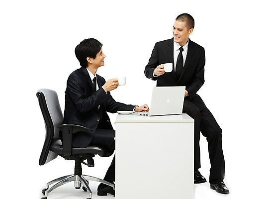 포토 JPG 스튜디오촬영 전신 외국인 해외기획촬영 직업 응시 2011년태국 남자 커피 포즈 의자 비즈니스 모션 회의 티타임 휴식 잔 직장 함께함 실내 대화 미소 웃음 들기 누끼 사람 앉기 동양인 정장 20대 성인 두명 옆모습 컵 비즈니스라이프 노트북 컴퓨터 모임 업무 직장인 비즈니스맨 작업실 차 계획 찻잔 토론 책상 동료 걸터앉기 남자만 성인남자만 청년만 청년남자만 성인만 국내포토 라이프스타일 식기 시선 옷 음료 뷰포인트 가구 컨셉 회사 관계 표정 말하기 인종 청년 내부 전자제품 작업 파일형식