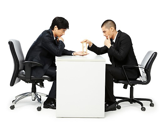 포토 JPG 스튜디오촬영 전신 외국인 해외기획촬영 직업 응시 2011년태국 남자 시계 포즈 의자 비즈니스 모션 회의 직장 함께함 실내 누끼 사람 앉기 동양인 정장 20대 성인 두명 옆모습 비즈니스라이프 모임 시간 업무 직장인 비즈니스맨 작업실 계획 모래시계 책상 동료 남자만 성인남자만 청년만 청년남자만 성인만 국내포토 라이프스타일 시선 옷 모래 뷰포인트 가구 컨셉 회사 관계 인종 청년 내부 작업 파일형식