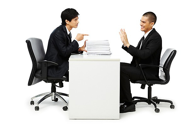 포토 JPG 스튜디오촬영 전신 외국인 해외기획촬영 직업 2011년태국 남자 의자 비즈니스 모션 회의 직장 함께함 실내 대화 협상 누끼 사람 앉기 동양인 정장 손짓 20대 성인 두명 옆모습 비즈니스라이프 모임 업무 직장인 비즈니스맨 작업실 계획 토론 거절 책상 동료 보고서 문서 남자만 성인남자만 청년만 청년남자만 성인만 국내포토 라이프스타일 옷 뷰포인트 가구 컨셉 회사 관계 말하기 인종 청년 내부 작업 파일형식