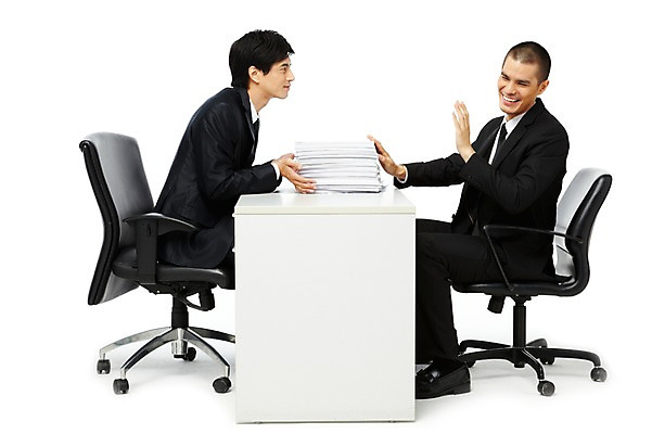 포토 JPG 스튜디오촬영 전신 외국인 해외기획촬영 직업 2011년태국 남자 의자 비즈니스 모션 회의 직장 함께함 실내 대화 협상 누끼 사람 앉기 동양인 정장 손짓 20대 성인 두명 옆모습 비즈니스라이프 모임 업무 직장인 비즈니스맨 작업실 계획 토론 거절 책상 동료 보고서 문서 남자만 성인남자만 청년만 청년남자만 성인만 국내포토 라이프스타일 옷 뷰포인트 가구 컨셉 회사 관계 말하기 인종 청년 내부 작업 파일형식