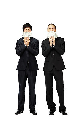 포토 JPG 스튜디오촬영 전신 외국인 해외기획촬영 2011년태국 남자 포즈 지폐 돈 비즈니스 모션 성공 실내 서기 미소 웃음 들기 누끼 사람 동양인 정장 20대 성인 두명 앞모습 경제 달러 기쁨 비즈니스맨 돈다발 만족 외화 입가림 남자만 성인남자만 청년만 청년남자만 성인만 국내포토 옷 감정 뷰포인트 컨셉 표정 인종 청년 내부 금융 가림 직장인 재산 파일형식