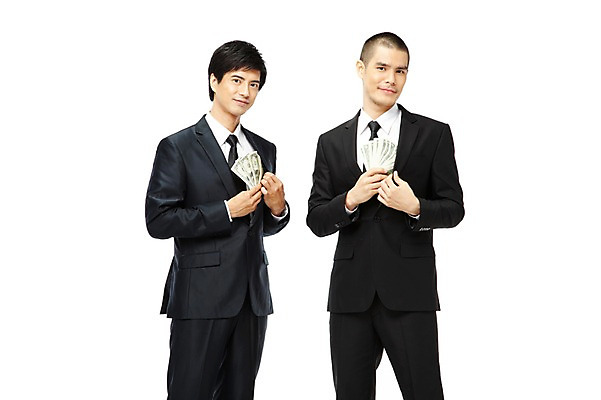 포토 JPG 스튜디오촬영 외국인 해외기획촬영 2011년태국 남자 포즈 지폐 돈 비즈니스 모션 성공 실내 서기 미소 웃음 들기 누끼 사람 동양인 정장 상반신 20대 성인 두명 앞모습 경제 달러 기쁨 비즈니스맨 돈다발 만족 외화 남자만 성인남자만 청년만 청년남자만 성인만 국내포토 옷 감정 뷰포인트 컨셉 표정 인종 청년 내부 금융 직장인 재산 파일형식