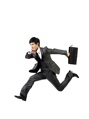 포토 JPG 스튜디오촬영 전신 외국인 해외기획촬영 2011년태국 남자 포즈 서류가방 가방 비즈니스 모션 실내 한명 들기 누끼 사람 동양인 정장 20대 성인 달리기 점프 활발 비즈니스맨 활기 남자만 남자한명만 성인남자만 청년만 청년남자만 청년남자한명만 성인한명만 성인남자한명만 성인만 국내포토 1 잡화 옷 컨셉 인종 청년 내부 직장인 파일형식