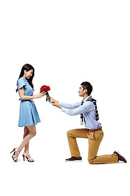 포토 JPG 스튜디오촬영 전신 모델 학생 라이프스타일 긴머리 커플 원피스 여자 기념일 남자 꽃 구두 대학생 꽃다발 포즈 프로포즈 셔츠 남방 바지 모션 대학생라이프 실내 서기 들기 누끼 사람 동양인 이벤트 20대 성인 두명 라이프 앞모습 치마 장미 캠퍼스라이프 한국인 벨트 하이힐 무릎꿇기 주머니 캠퍼스커플 연애 청년만 성인만 국내포토 식물 헤어스타일 잡화 옷 뷰포인트 신발 상의 관계 하의 인종 청년 내부 생활 여성화 파일형식